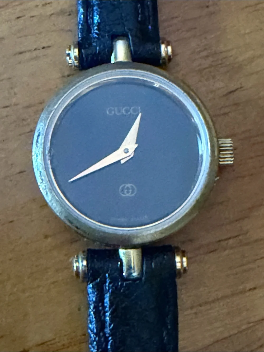 Vintage Gucci Swiss Made black leather watch- still works